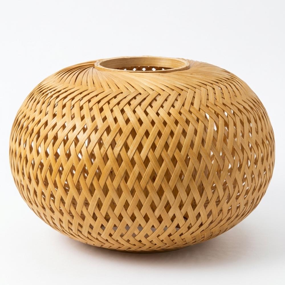 Hand oven bamboo lamp shade
